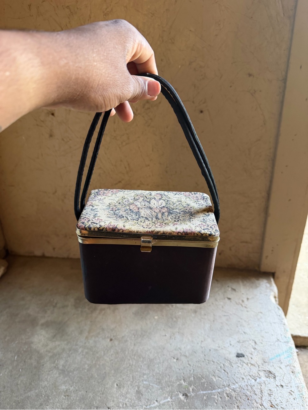 Vintage-Inspired Floral Top Box Handbag - Black